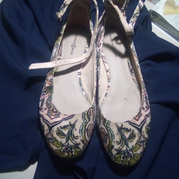 😘😍 Treasure & Bond Fabric upper Ankle strap flats - Picture 4 of 4